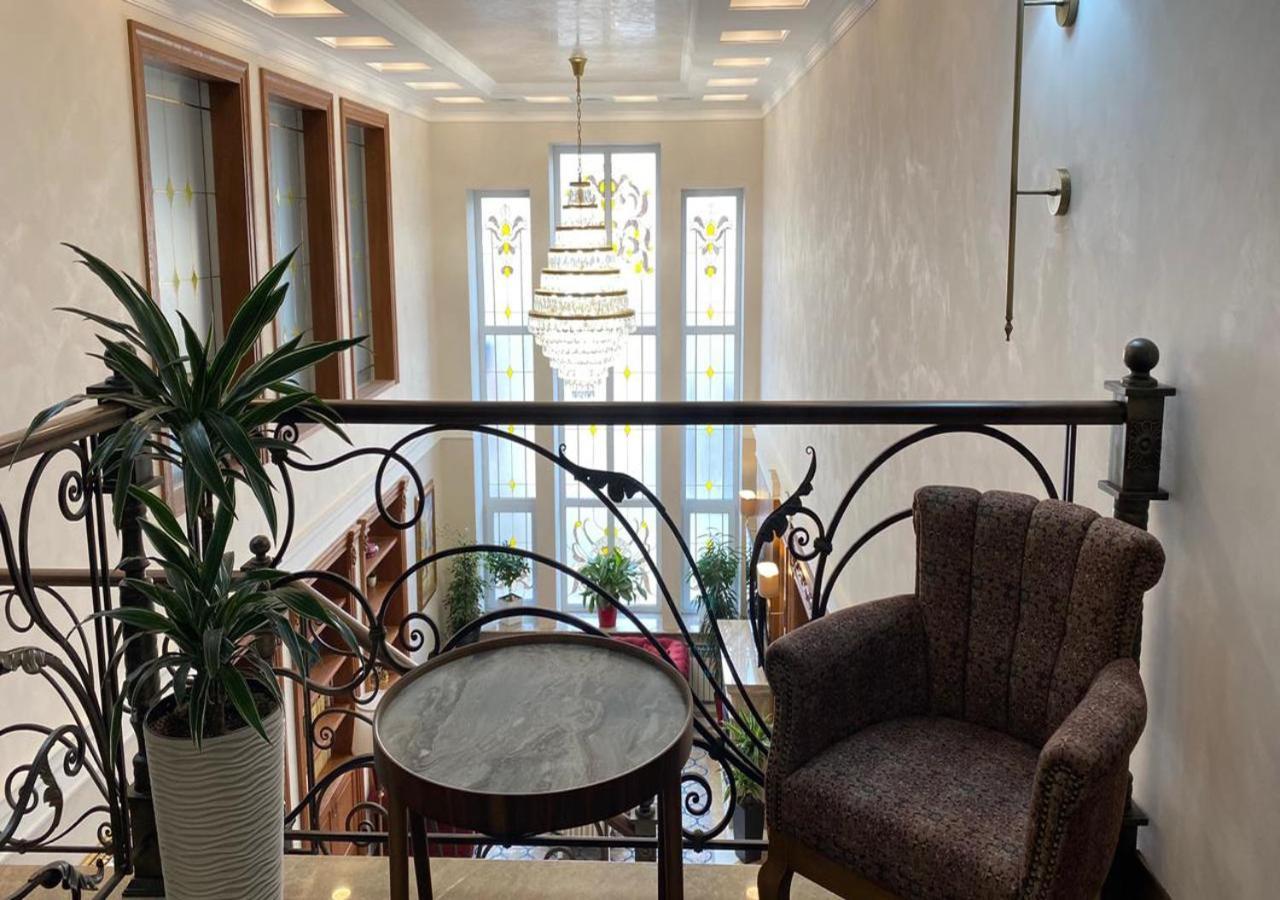 Boutique Hotel Kaspi Temirtau Extérieur photo