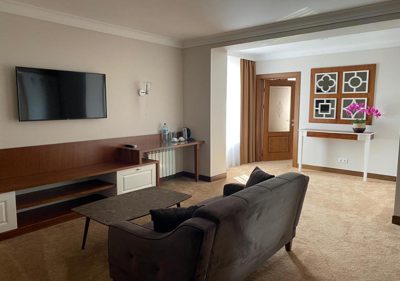 Boutique Hotel Kaspi Temirtau Extérieur photo